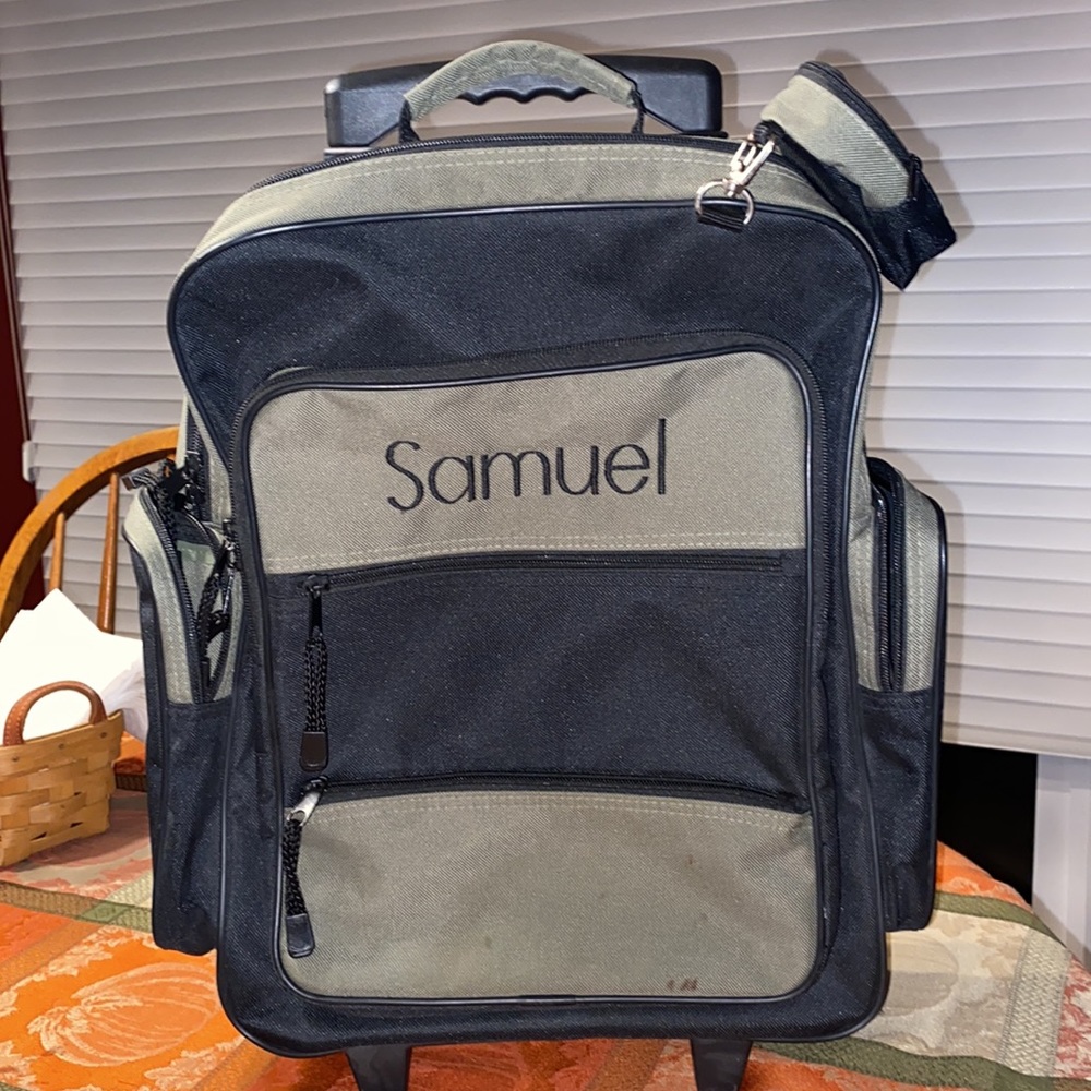 “Samuel” Army green and black kids suitcase